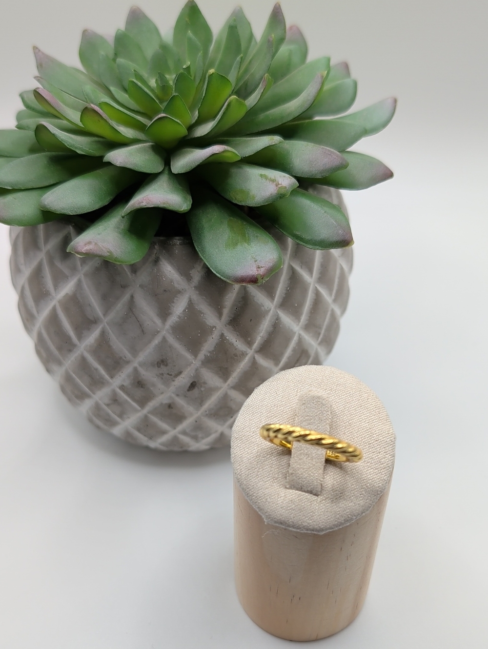Gold Eternity Shrimp Band, Sz 8